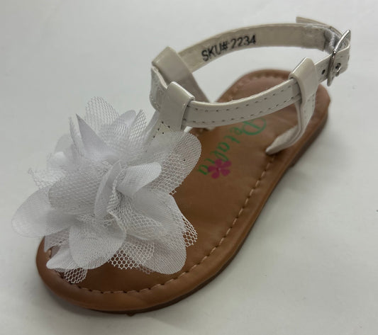 Petalia Sandal White Patent Flower between toes